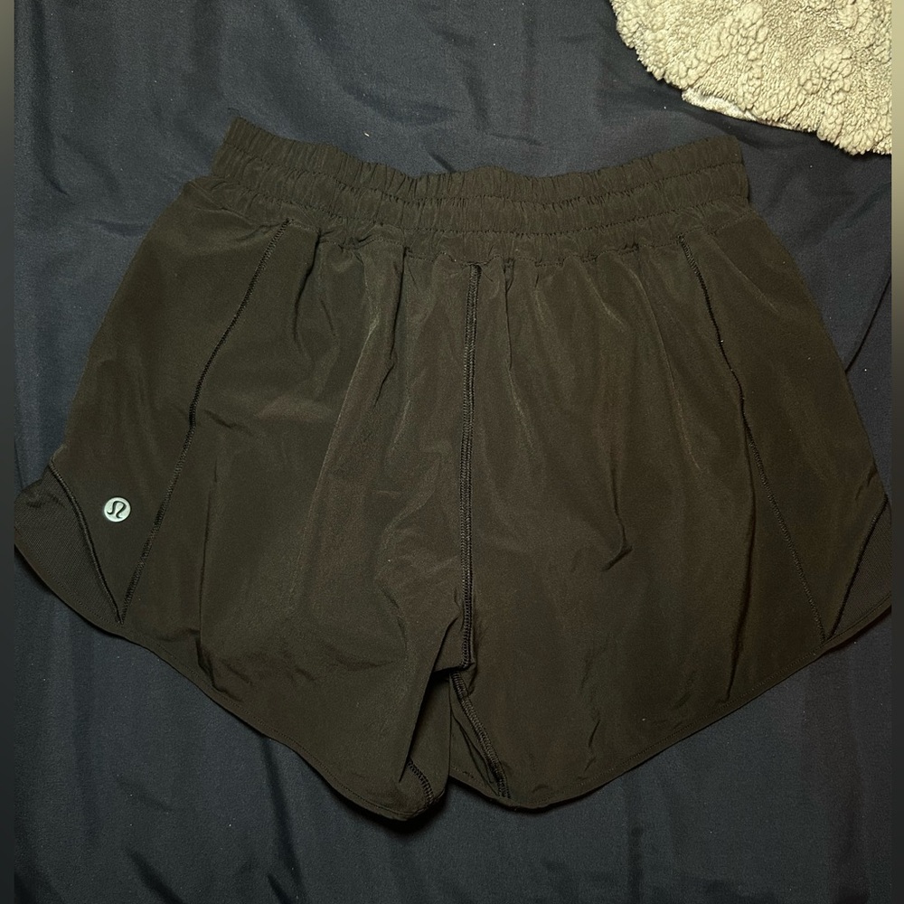 LULULEMON HOTTY HOT SHORTS/6